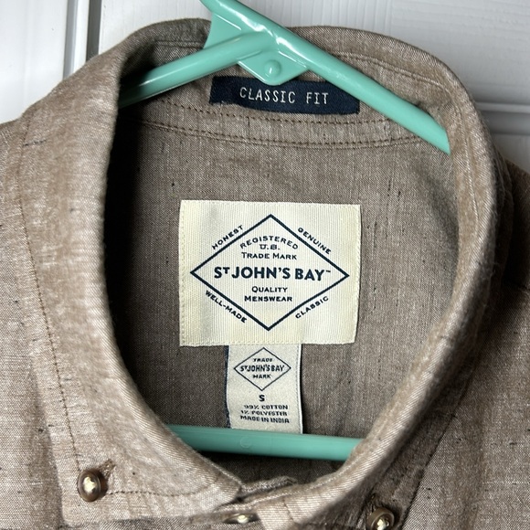 (NWT) St. John’s Bay men’s Casual Buttoned Down Shirt. Size Small Classic Fit. - Picture 4 of 8